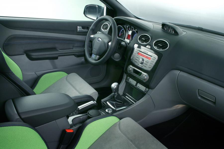  Ford Focus RS Concept 2008 года  (фото 7 из 33)